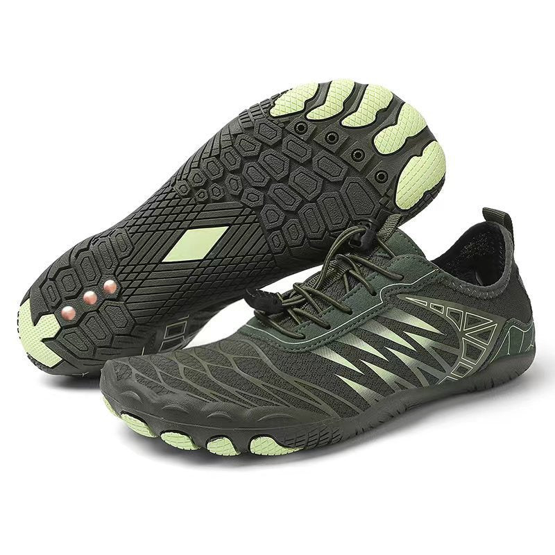 Canyon-walking shoes