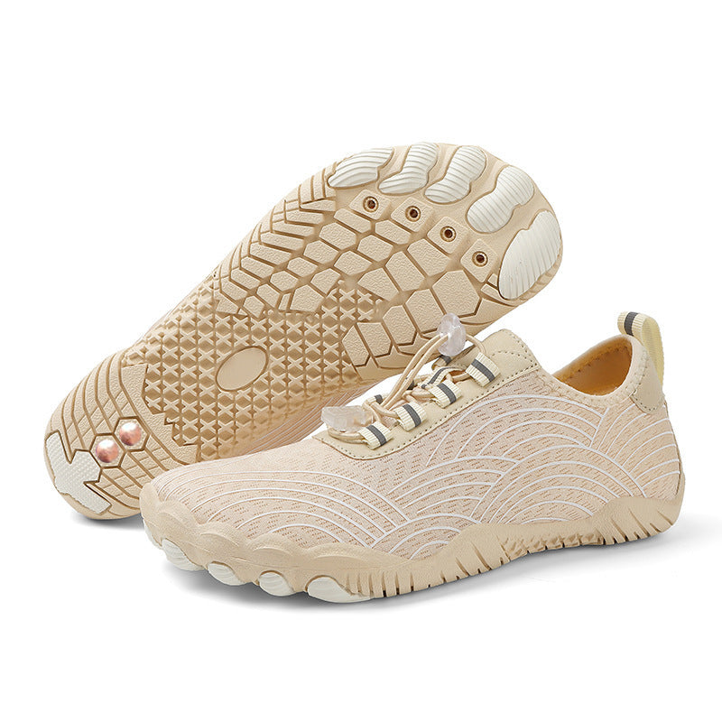 Canyon-walking shoes