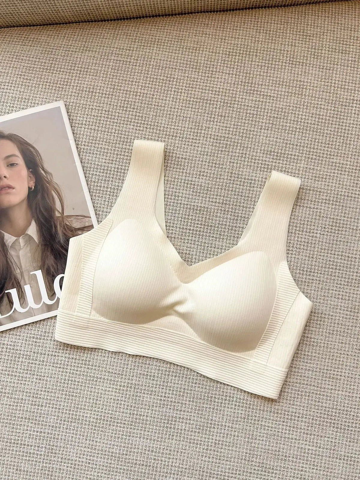 Seamless Underwear for Women with Small Busts, Thin Style, No Underwire, Fixed, No Empty Cup, Outward Expansion, Anti-Gravity Bra, Anti-Sagging by Dropshipman