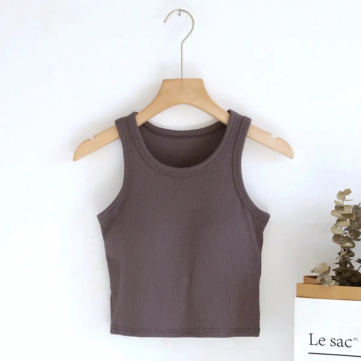 Short vest with chest pad women&