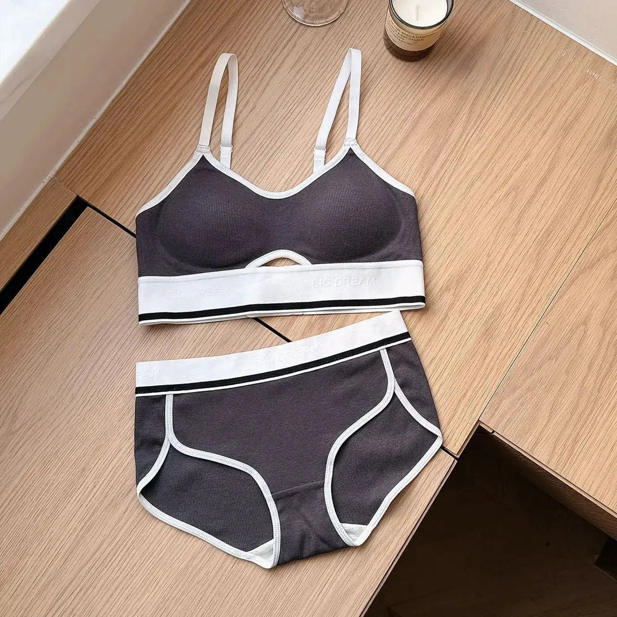 French Triangle Cup Traceless Sports Underwear Women&