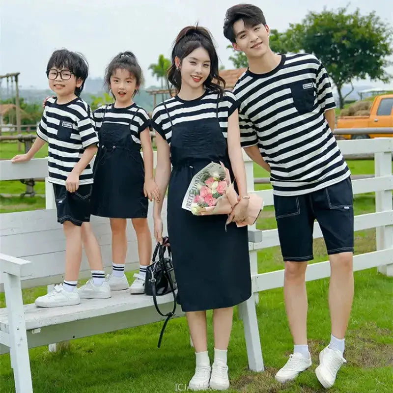 Dress 2025 Woman Family Couple Matching Clothes Parent-child Shirt Sibling Brother Sister Outfits Mom Daughter Dress Dad Son T by Dropshipman