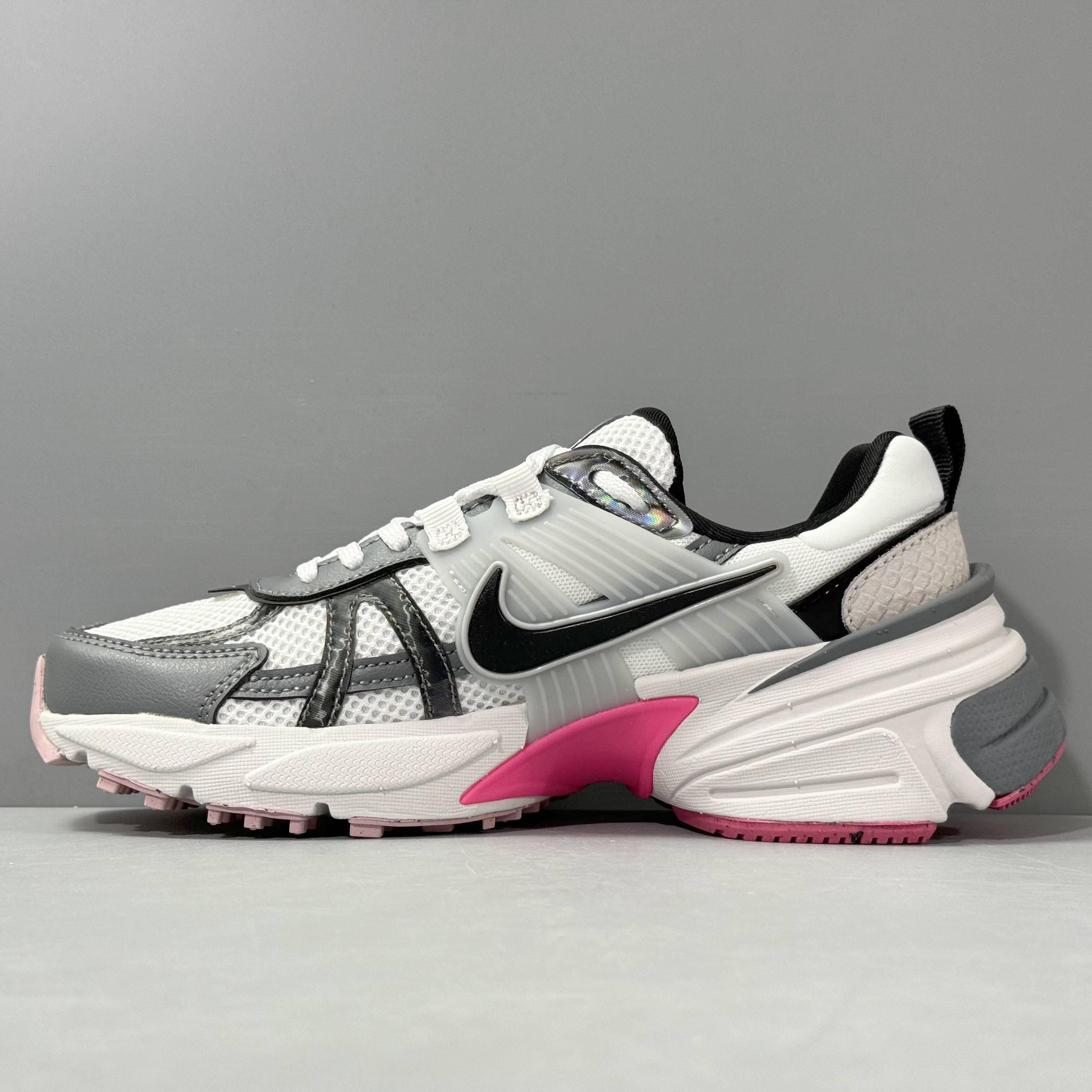 Nike V2K Run &