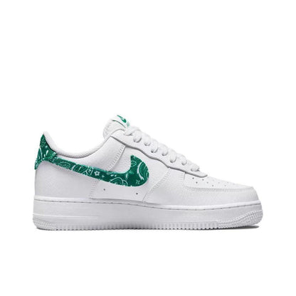 Nike Air Force 1 &