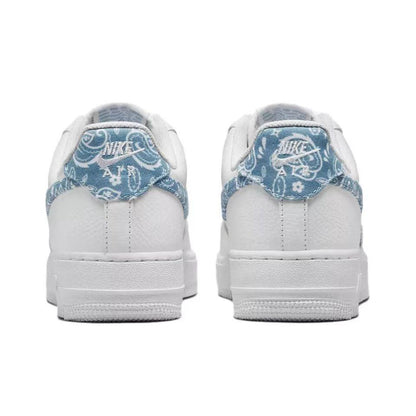 Nike Air Force 1 Low 07 &