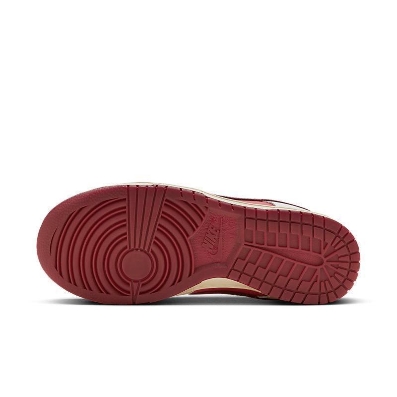 Nike Dunk Low &