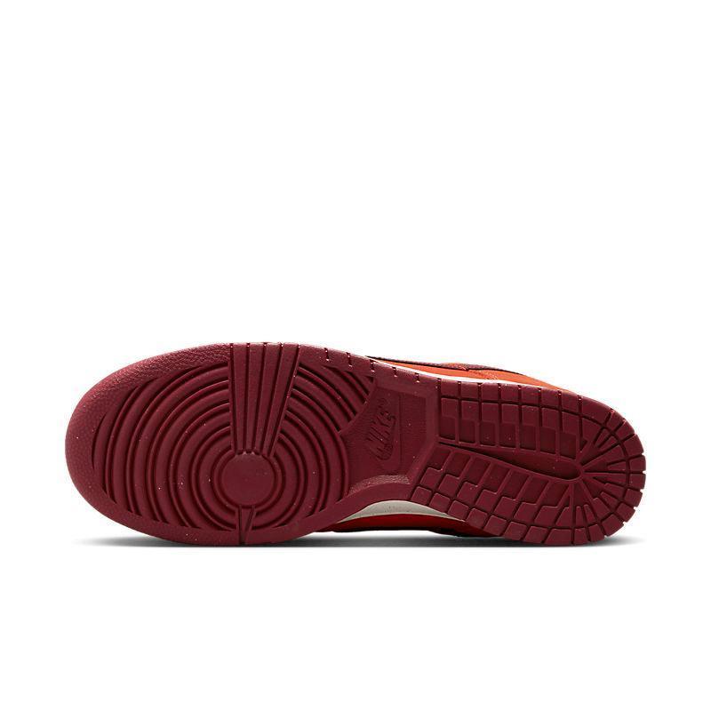 Nike Dunk Low &