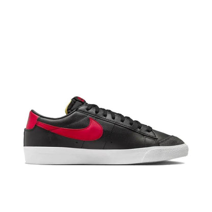 Nike Blazer Low &