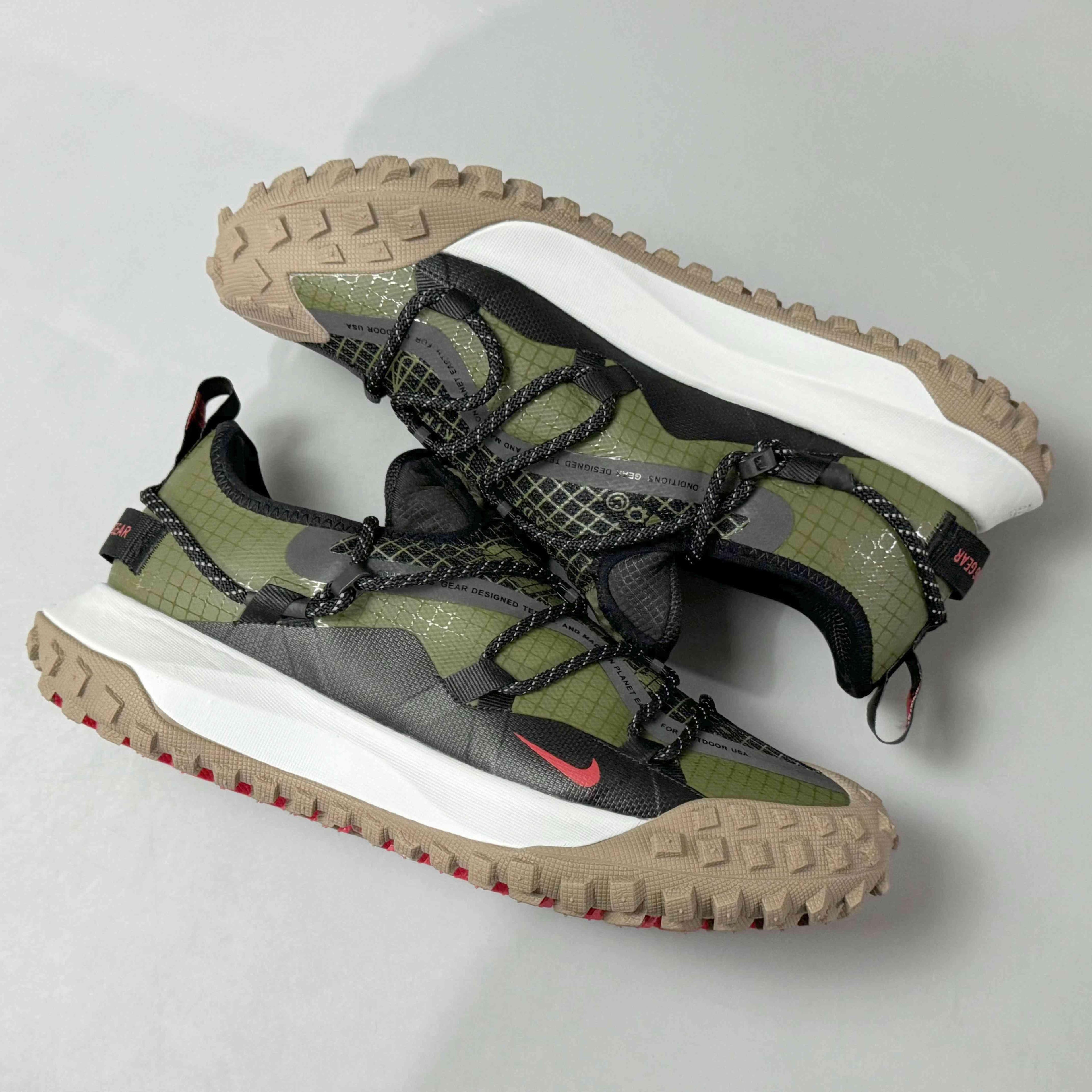 Nike ACG Mountain Fly 2 SE &