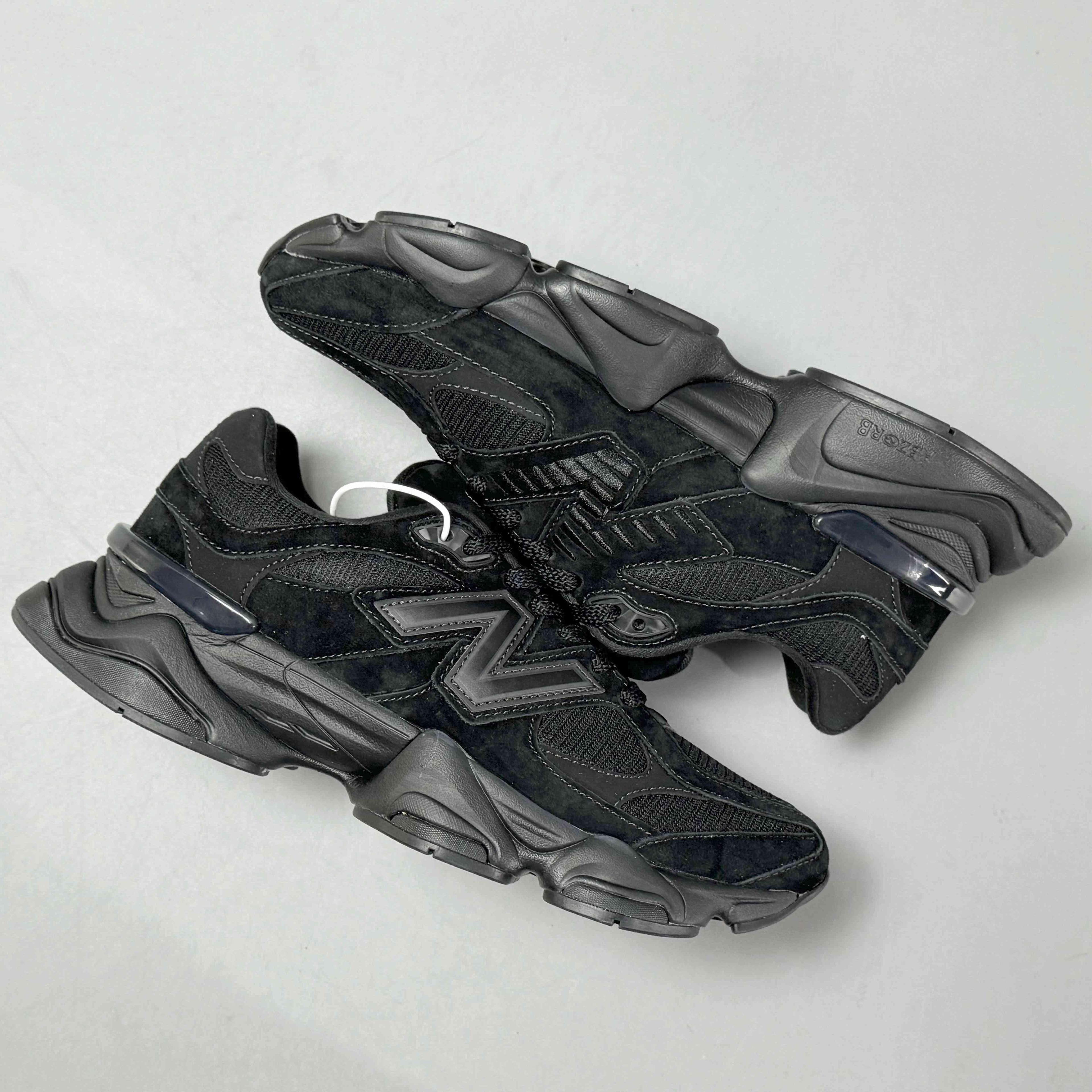 New Balance 9060 &