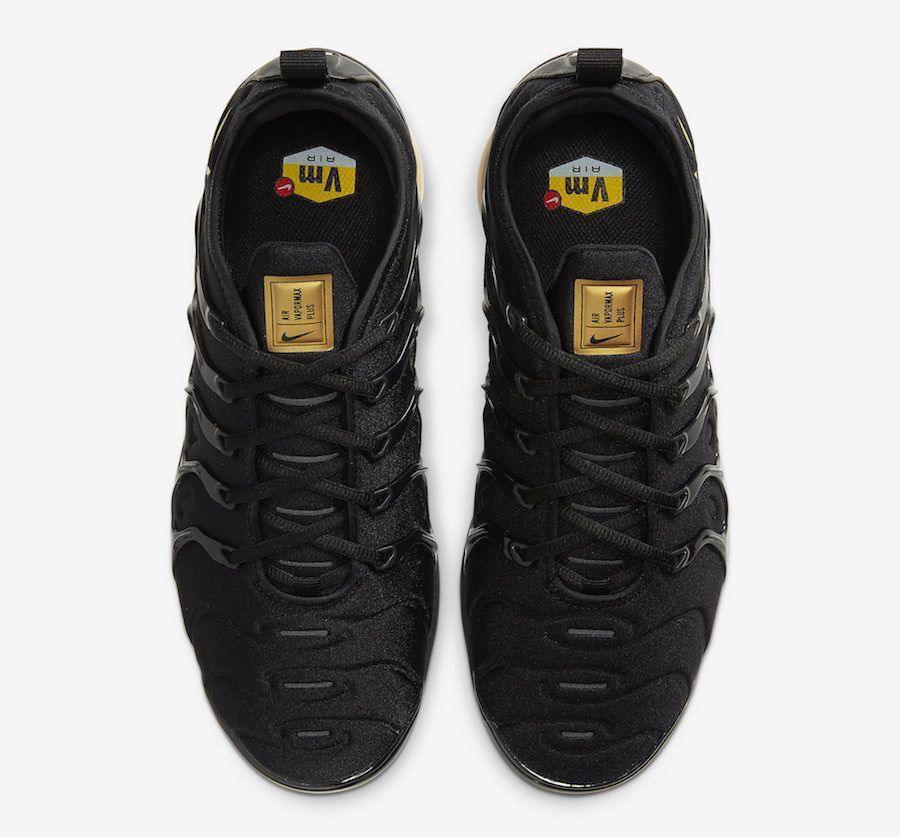 Nike Air VaporMax Plus &