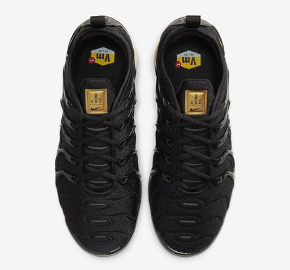 Nike Air VaporMax Plus &
