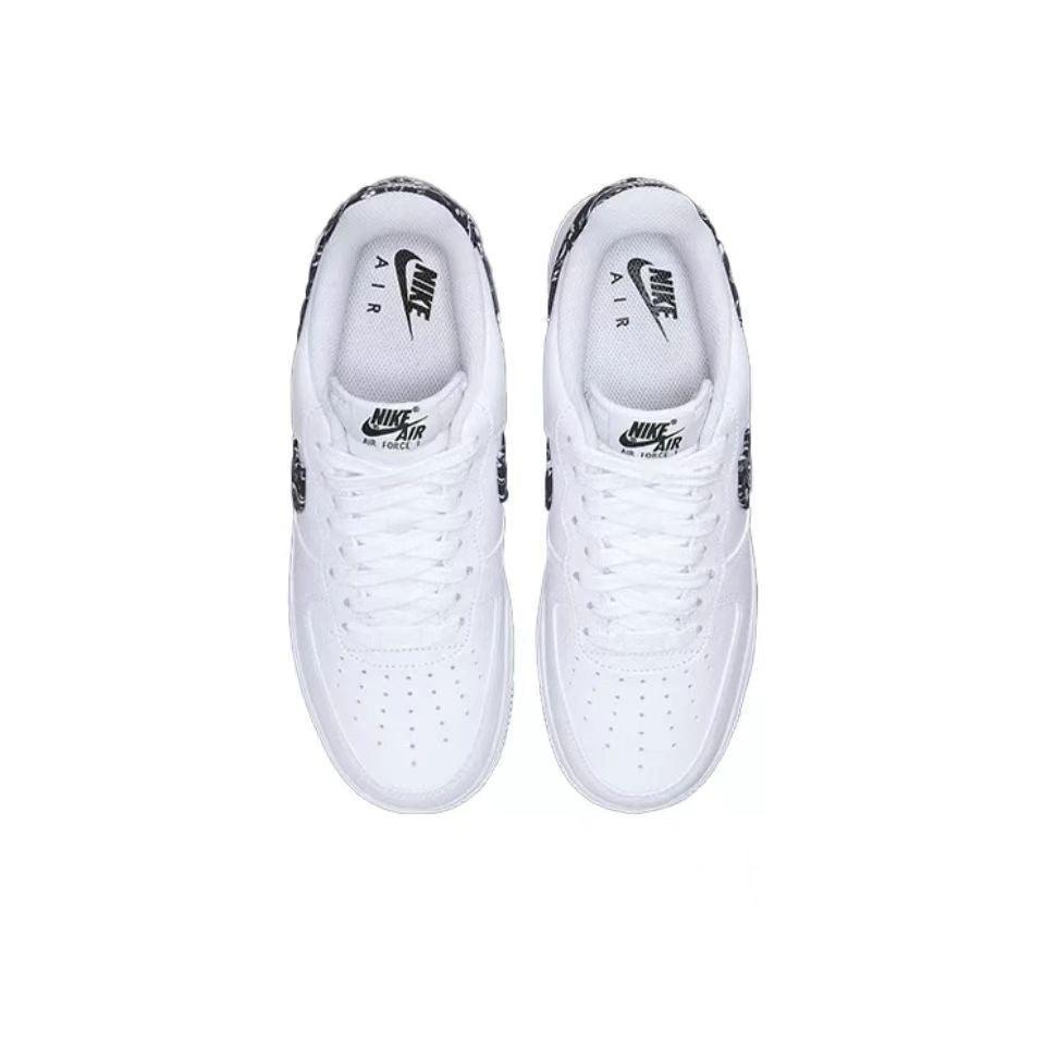 Nike Air Force 1 &