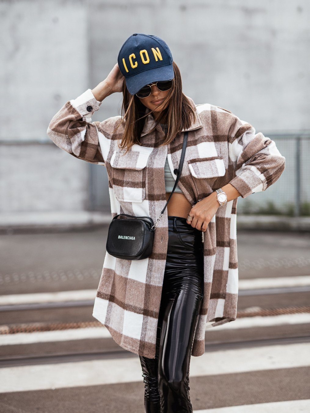 Neuer mittellanger Mantel mit Karomuster
