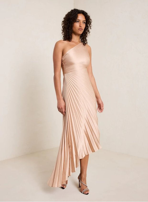 Damenbekleidung schulterfreies, plissiertes Satin-Sonnenkleid