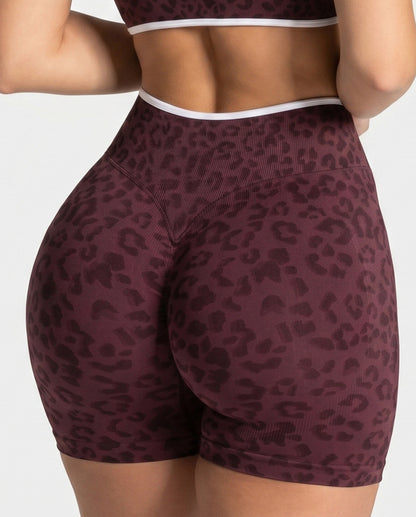 Seamless Yoga Fitness Set with 3D Leopard Print