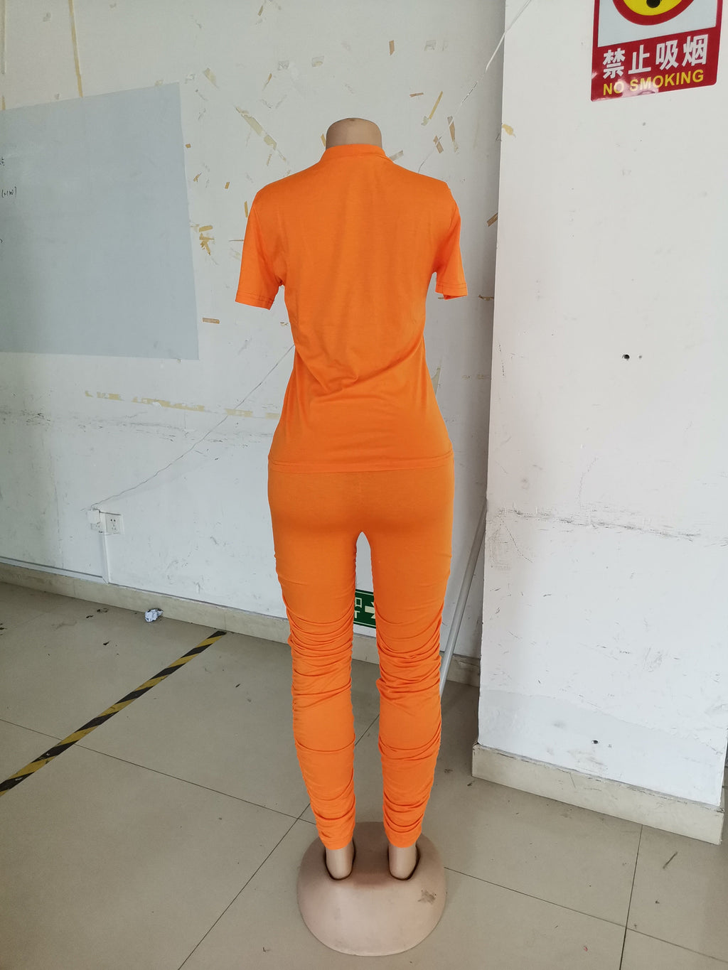 Damenbekleidung Gerafftes Kurzarm-Anzug-T-Shirt Zweiteiler Einfarbig Eng Sommer