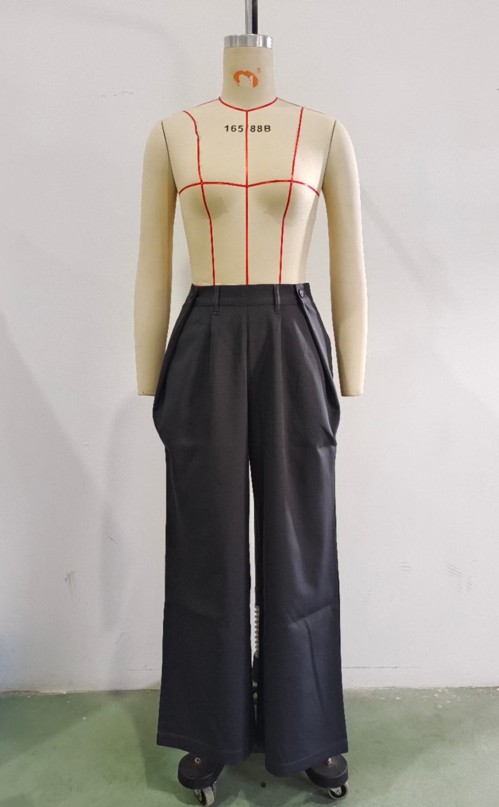 Damen Cutout-Oberteil und Hose mit hohem Bund im Falten-Design