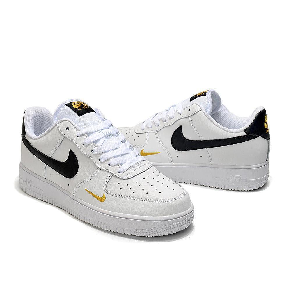 Nike Air Force 1 &