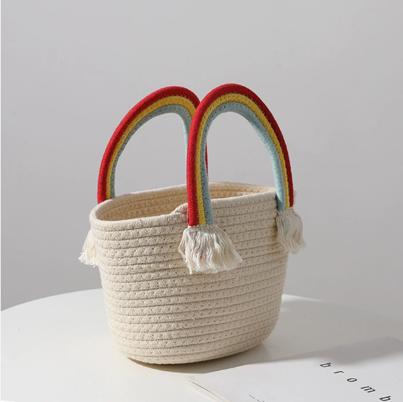 Niedliche Regenbogenwolken Handtasche Handgefertigte Baumwollfaden-Webtasche Strandurlaub Strandtasche Strohtasche