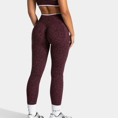 Seamless Yoga Fitness Set with 3D Leopard Print