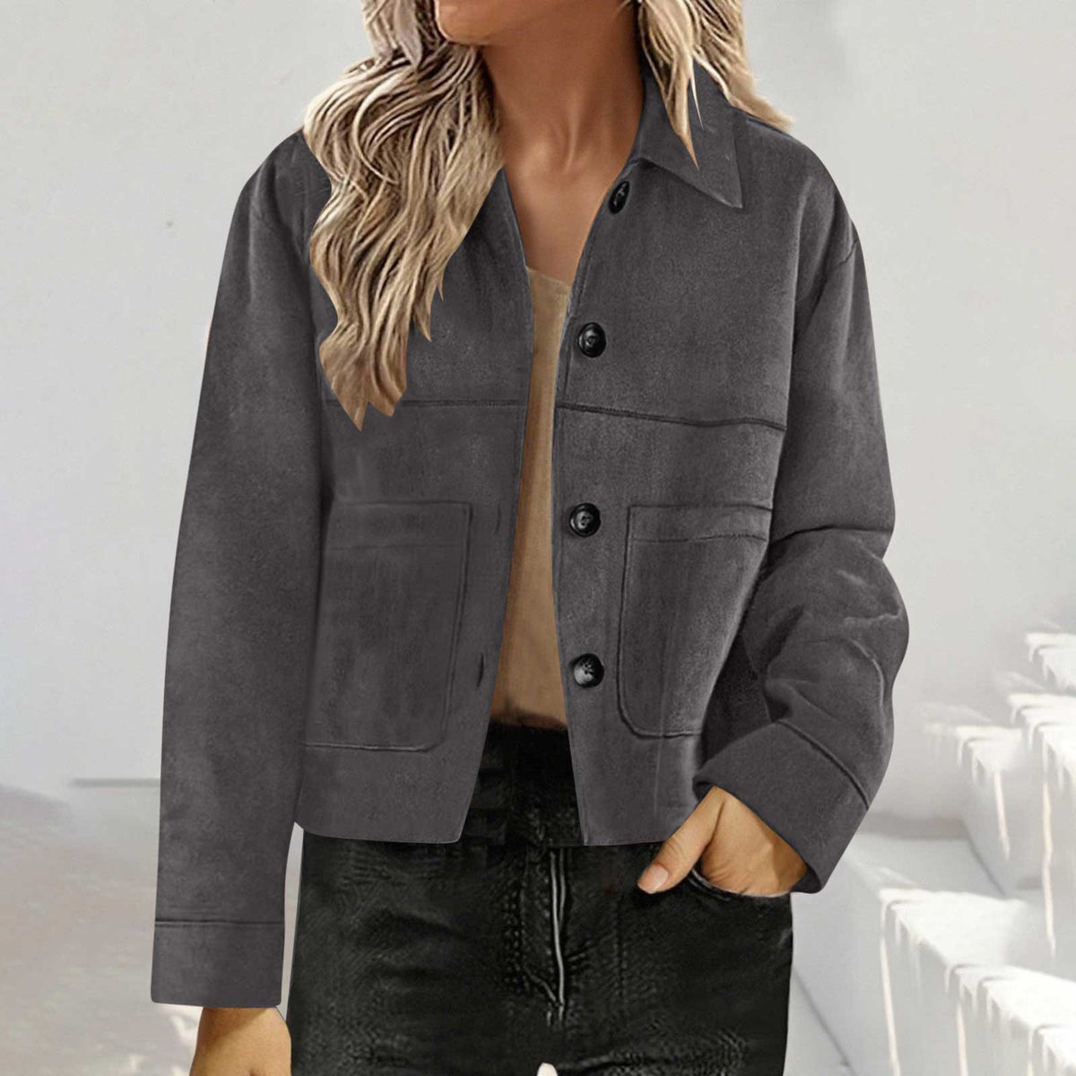 Short suede jacketg
