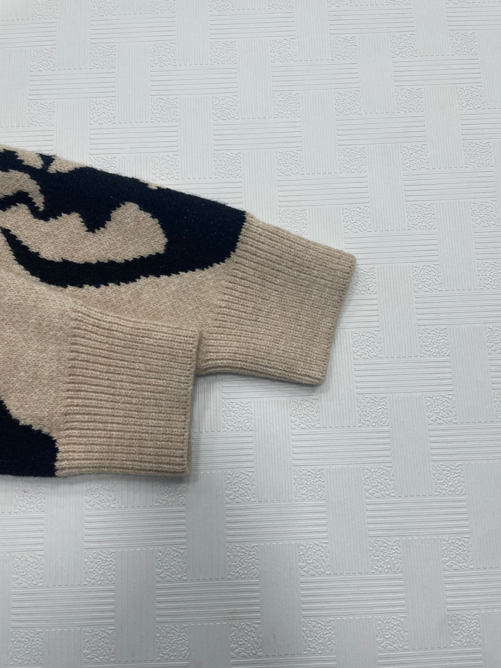Damen hochelastischer, lockerer Langarm-Pullover mit Schriftzug und Strickmuster