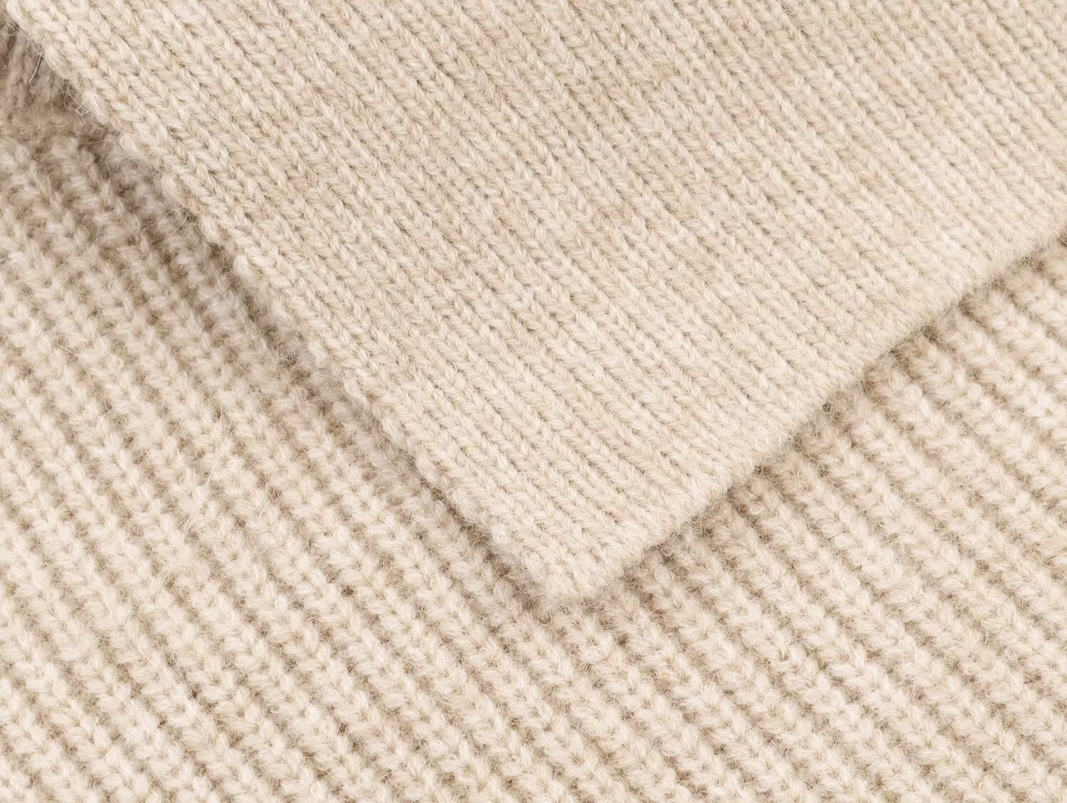 Unregelmäßiger asymmetrischer Rollkragenpullover Damen Winter Flauschiger Naht-Strickpullover Lockeres Oberteil