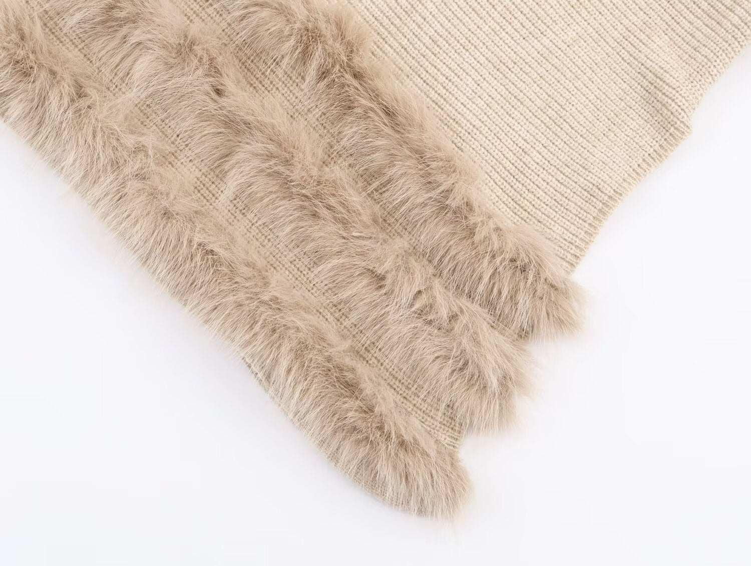 Unregelmäßiger asymmetrischer Rollkragenpullover Damen Winter Flauschiger Naht-Strickpullover Lockeres Oberteil