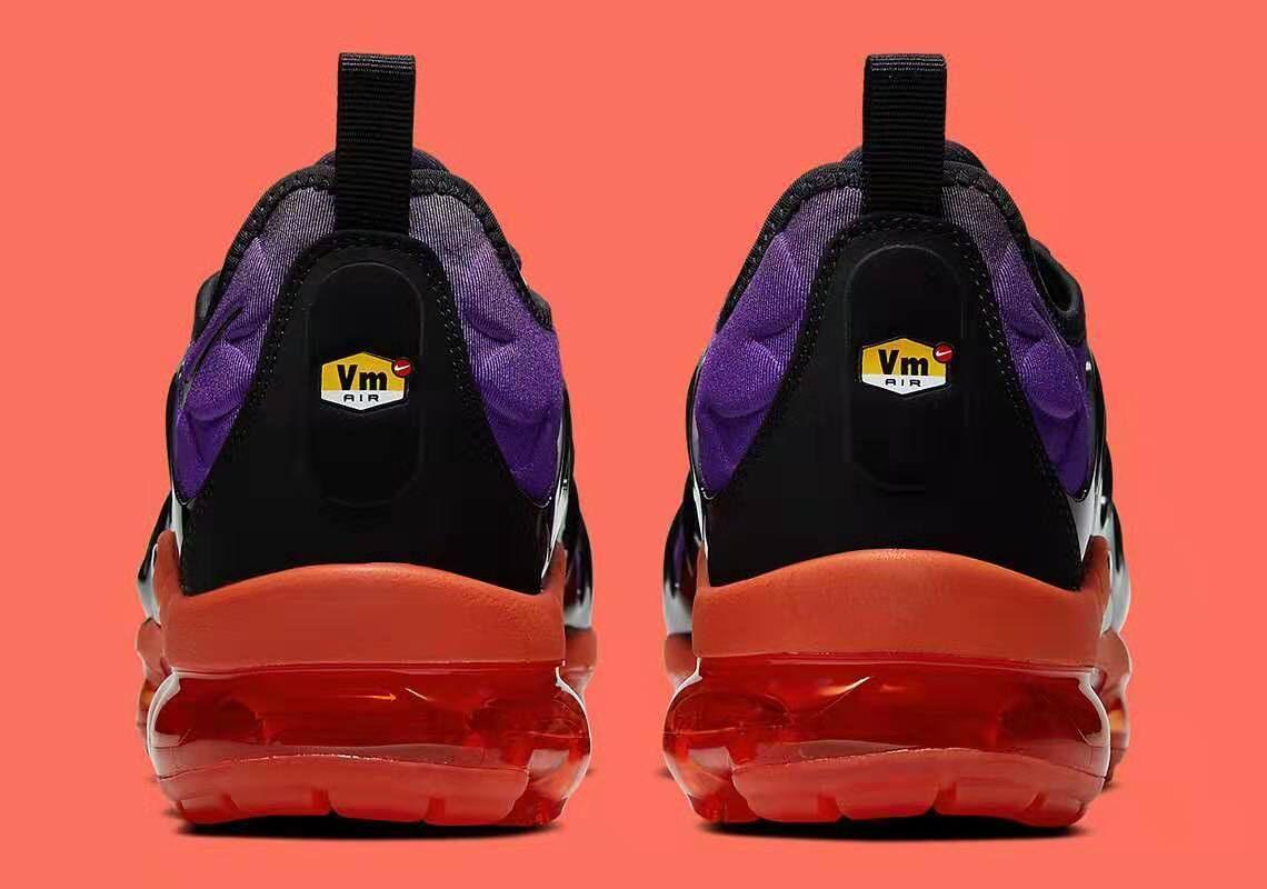 Nike Air VaporMax Plus &