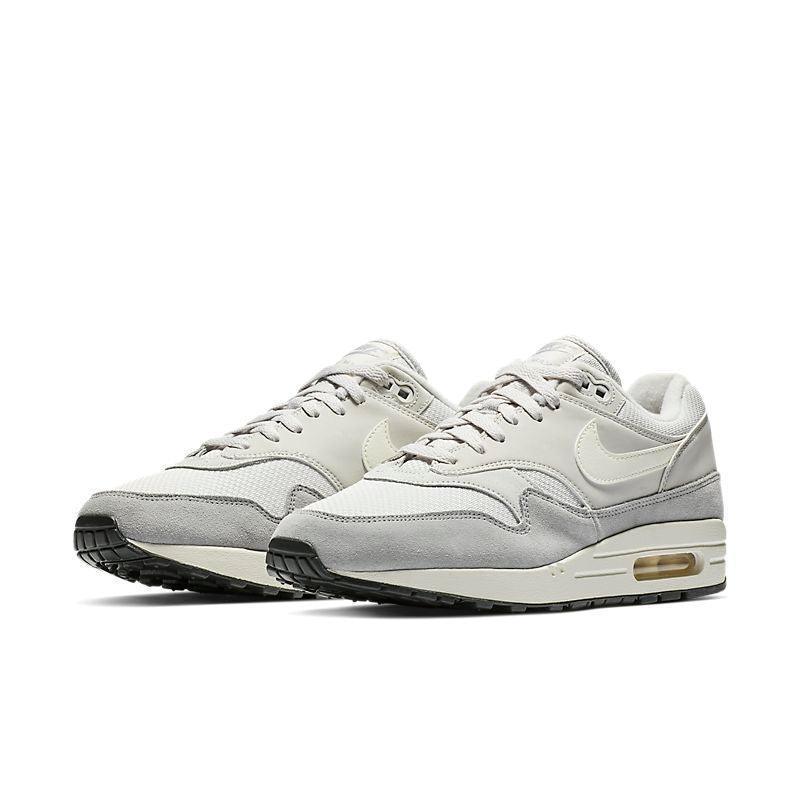 Nike Air Max 87 &