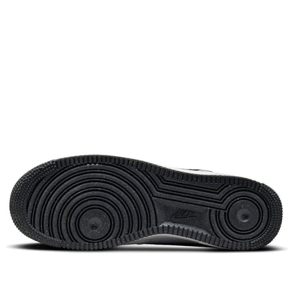 Nike Air Force 1 &