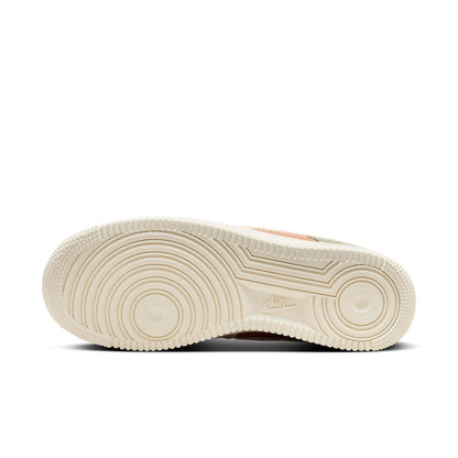 Nike Air Force 1 &
