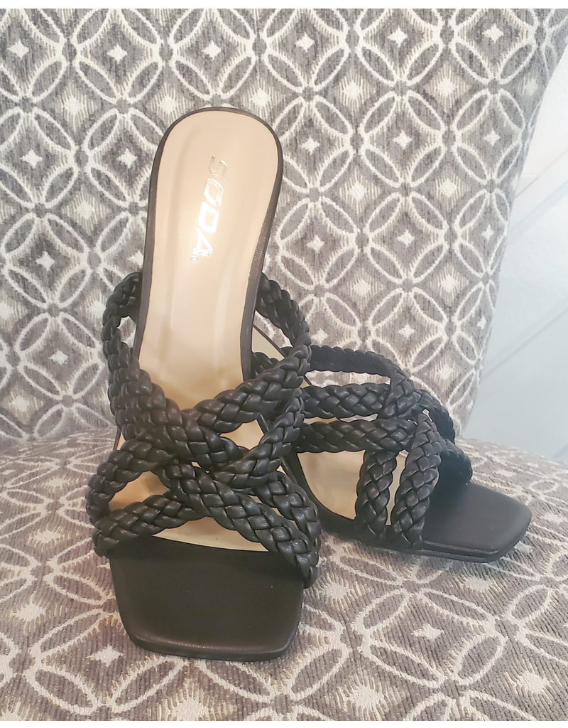 Kellan Sandal