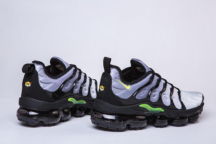 Nike Air VaporMax Plus &