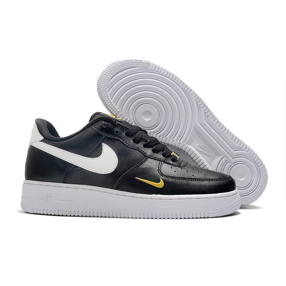 Nike Air Force 1 &