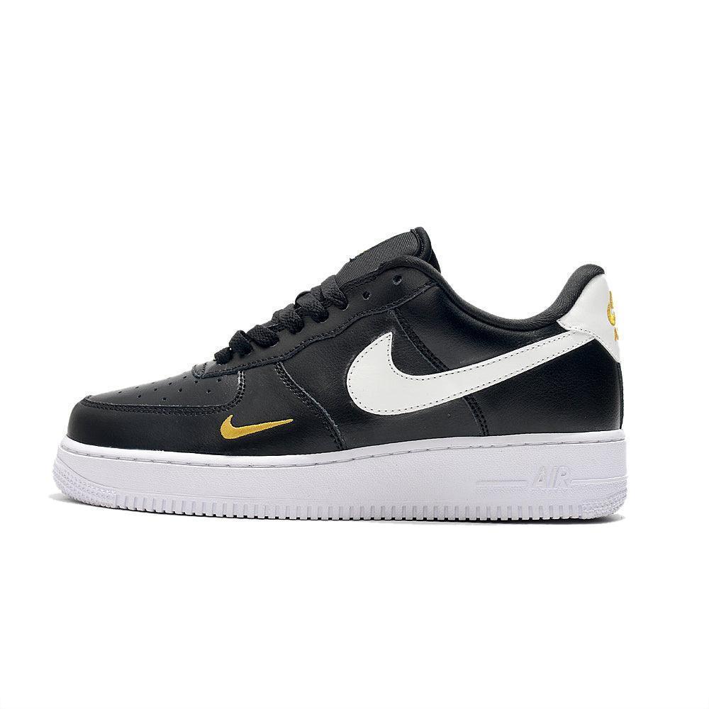 Nike Air Force 1 &