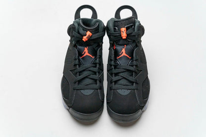 Air Jordan 6 Retro &