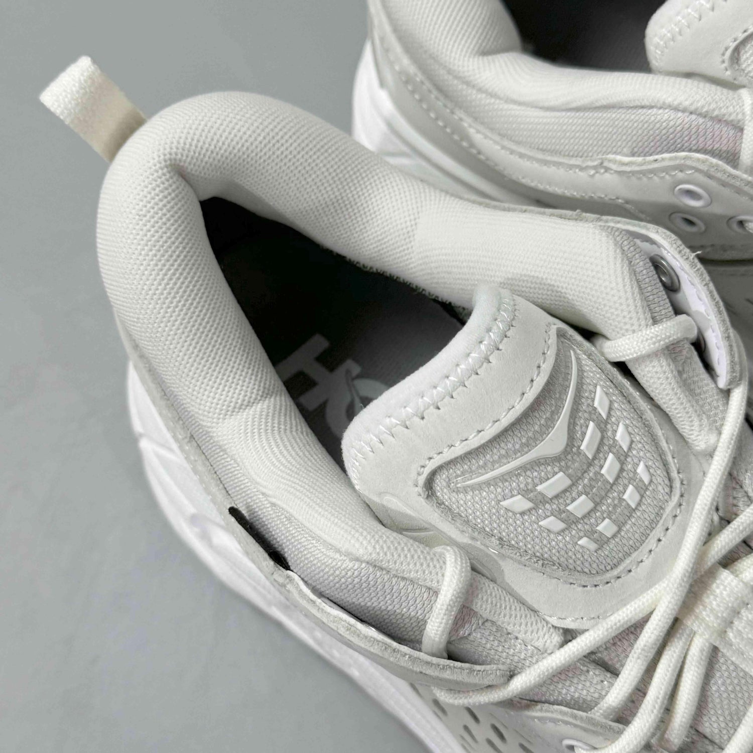Hoka One One Tor Ultra Low &