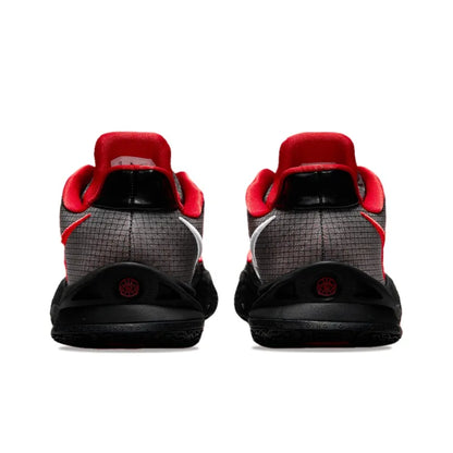 Nike Kyrie Low 4 &