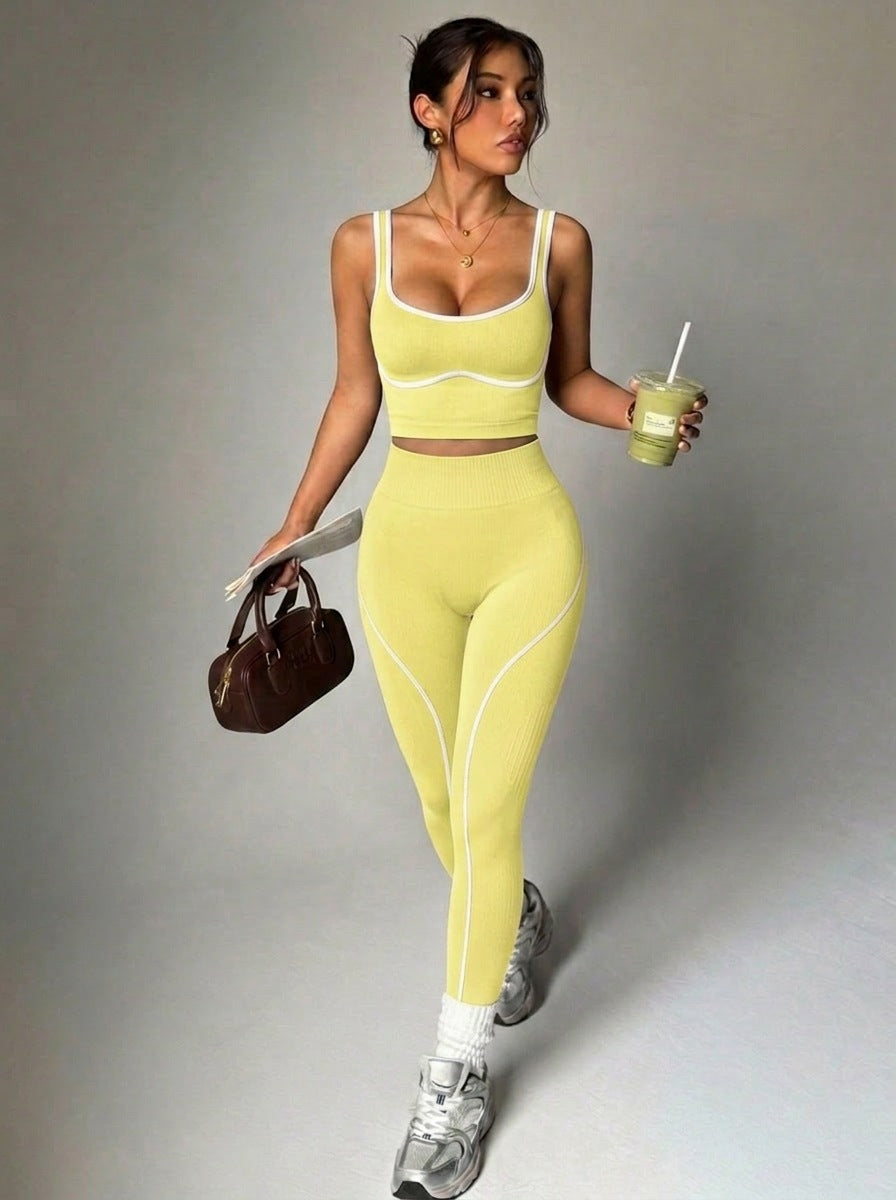 Seamless yoga workout suit