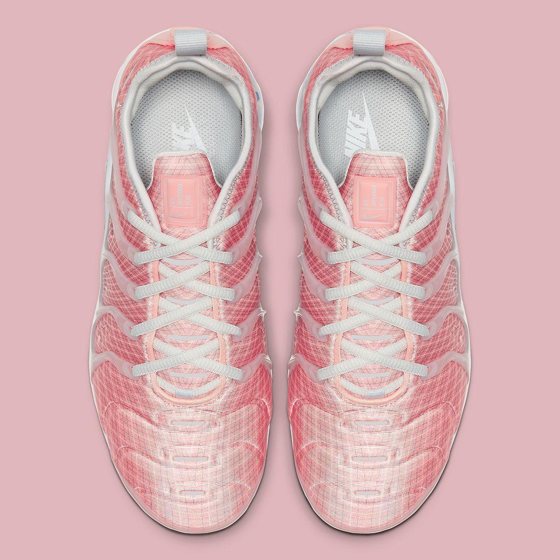 Nike Air VaporMax Plus &