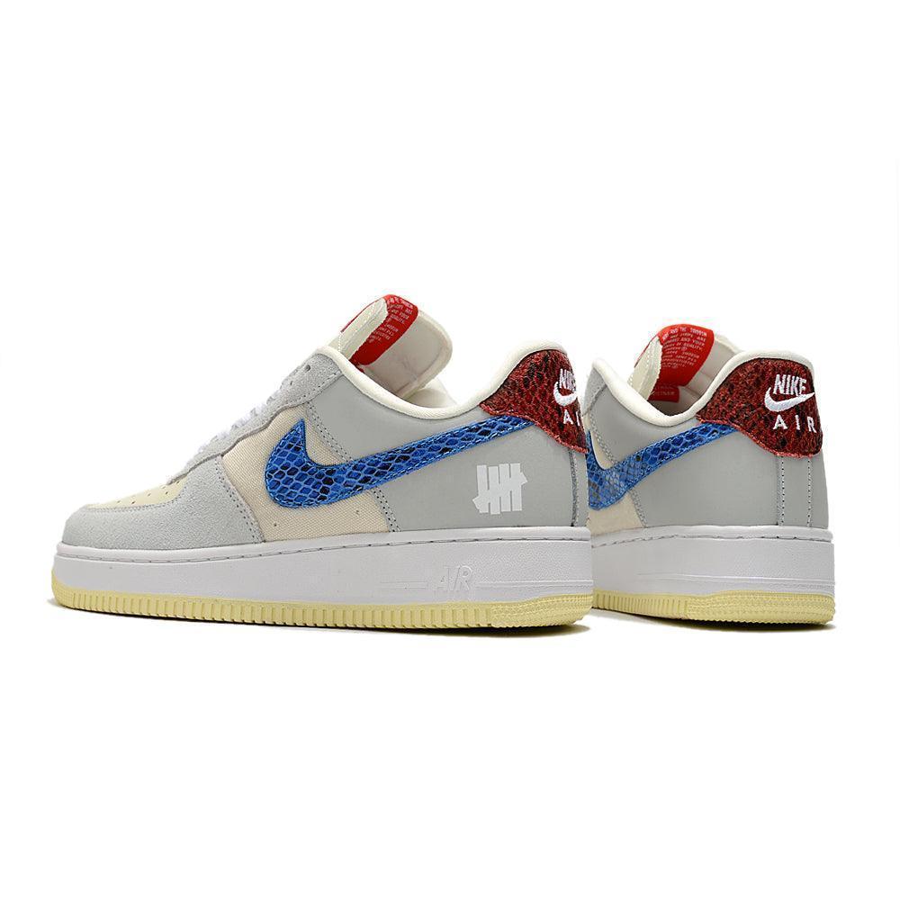 Nike Air Force 1 &