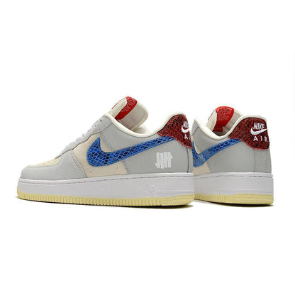 Nike Air Force 1 &