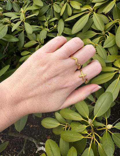Textured Wavy Ring
