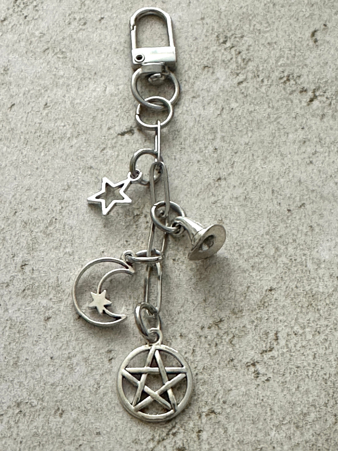 Witchy Bag Charm Keychain – Spooky Accessories for Witches, Goths &amp; Halloween Lovers