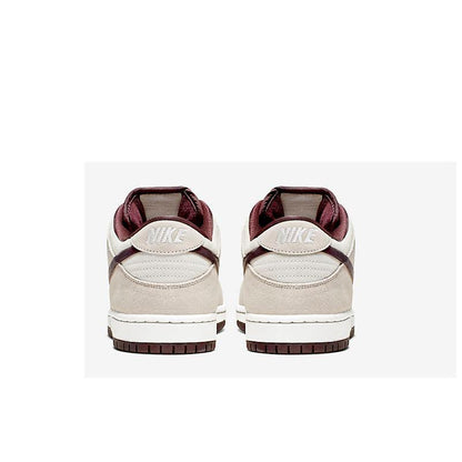 Nike SB Dunk Low &