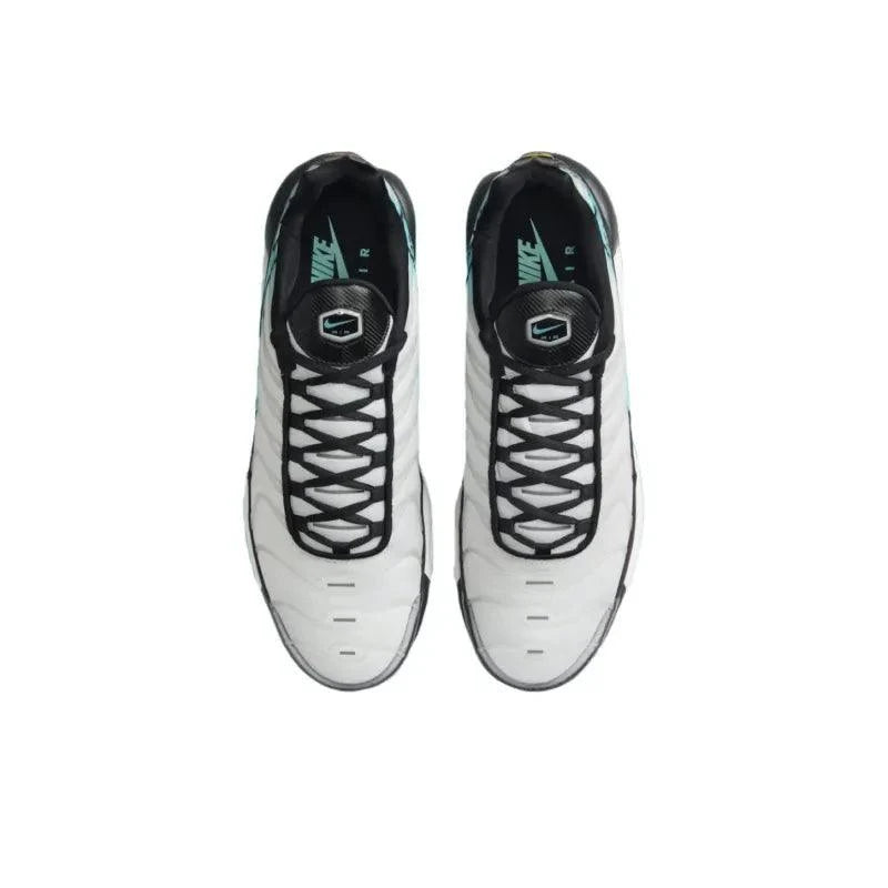 Nike Air Max Plus &