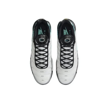 Nike Air Max Plus &