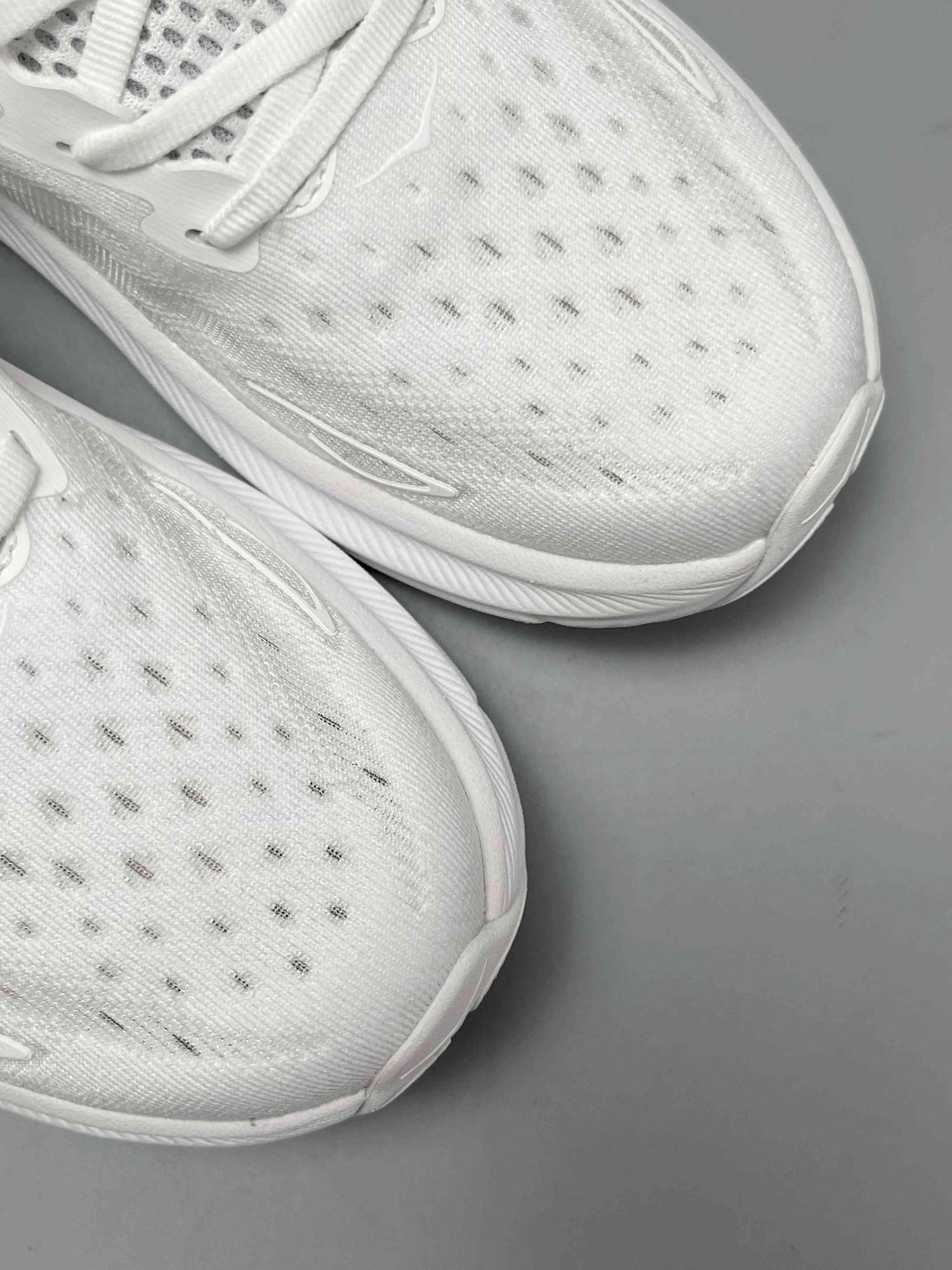 Hoka One One Clifton 9 &
